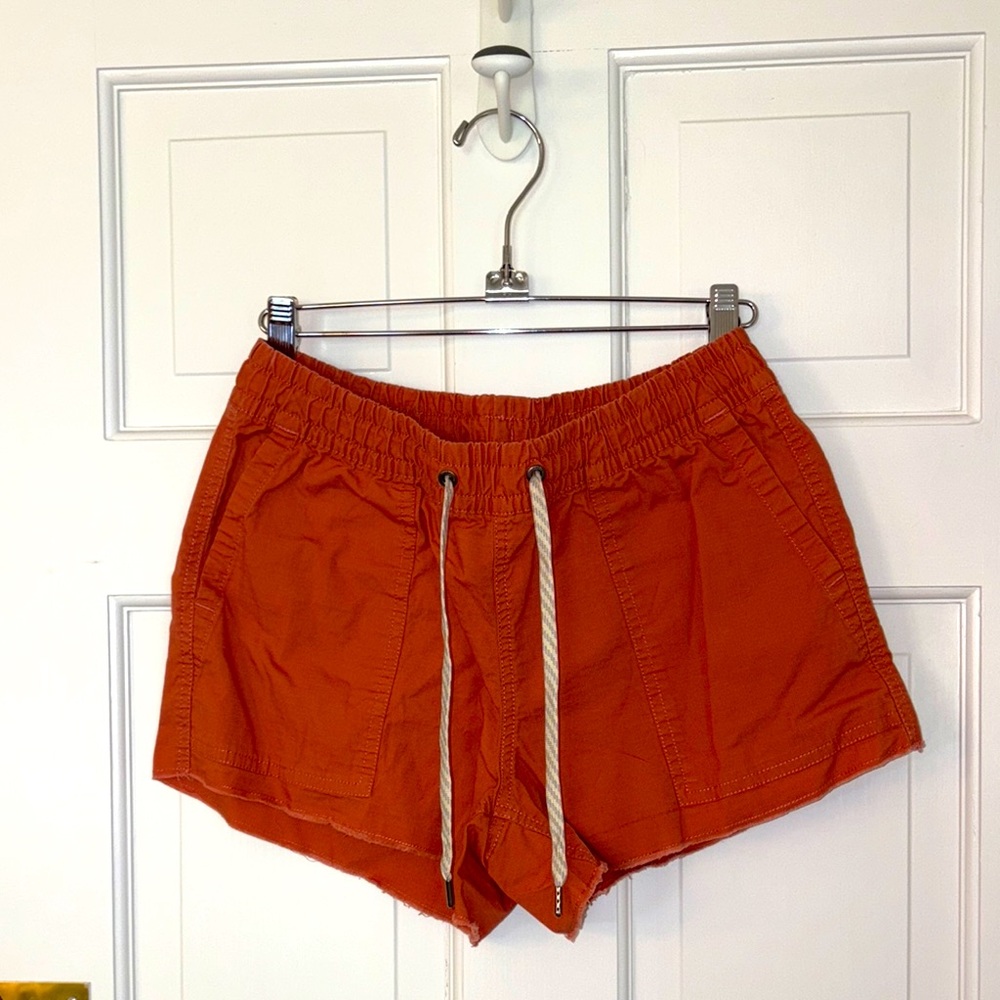 Vuori Shorts